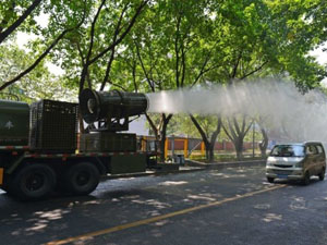 城市街道除尘现场图